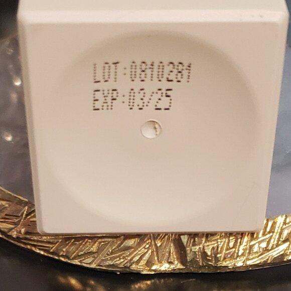 CACAYE Retinoid Superfruit Fermented Triple Action Resurfacing Serum - Picture 7 of 9